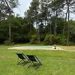 Le Peruguet - Maison Avec Piscine Et Bois Prive Villa