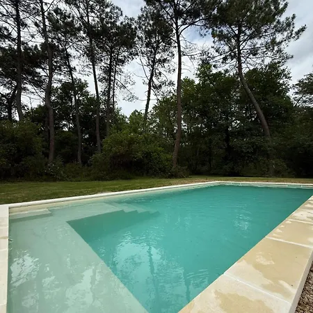 Le Peruguet - Maison Avec Piscine Et Bois Prive Margueron